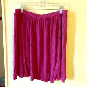 Flowy maroon skirt